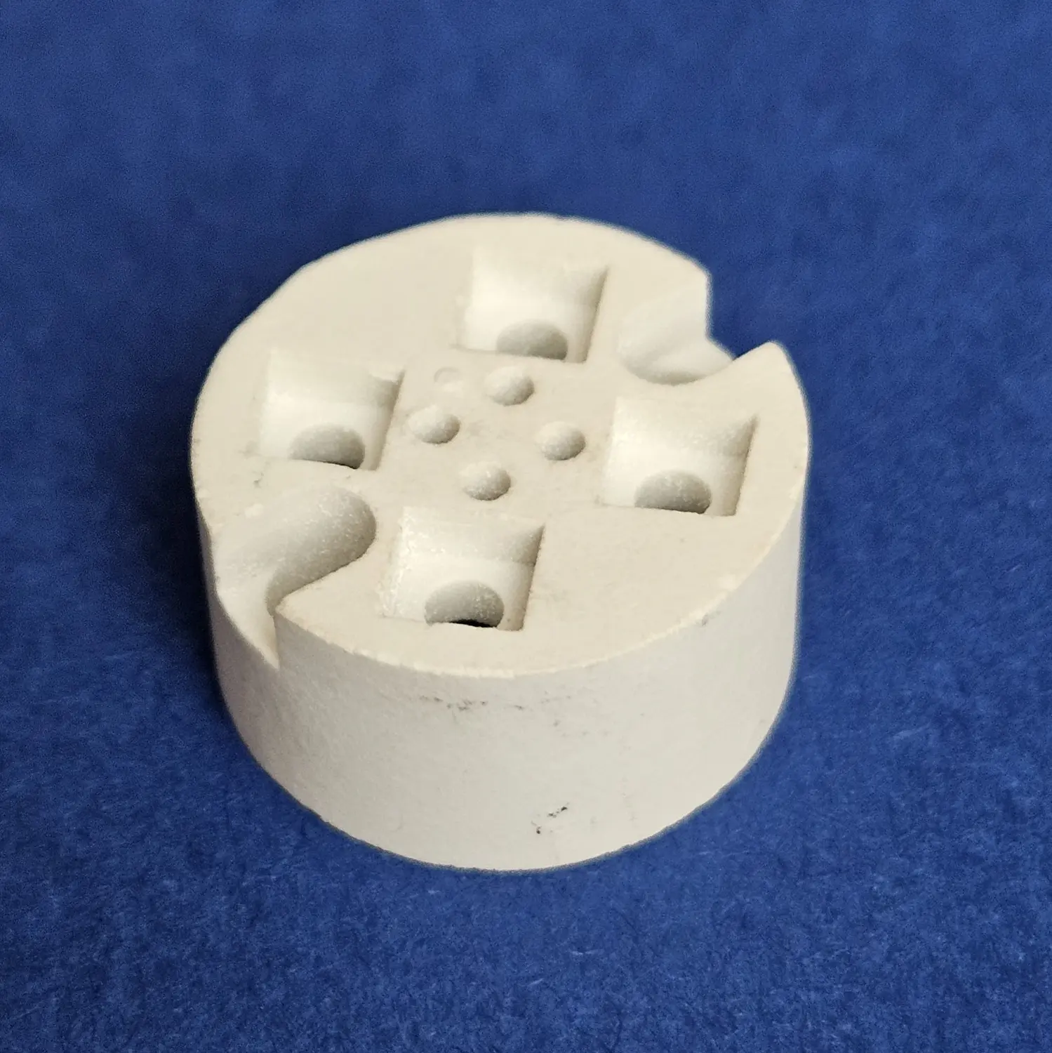 Steatite components from CC ceramic components e. K. 